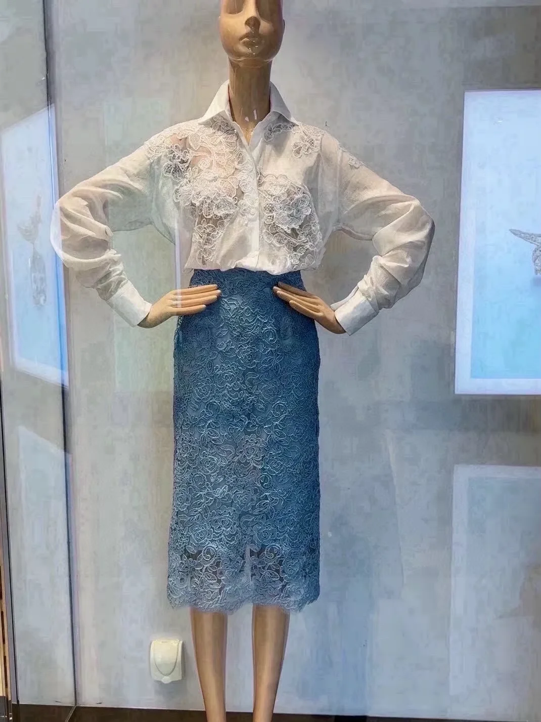 ⁠Designer White Pure Mulberry Silk Shirt Women Luxury Floral Lace Applique Long Sleeve Button Up Elegant Office Runway Blouse⁠