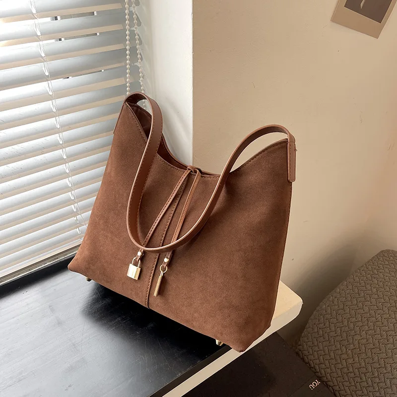 

KK Lazy Anti Flip Leather Cowhide Women's 2024 New Handbag, Fashionable Niche Stick One Shoulder Underarm Bag top-handle bags