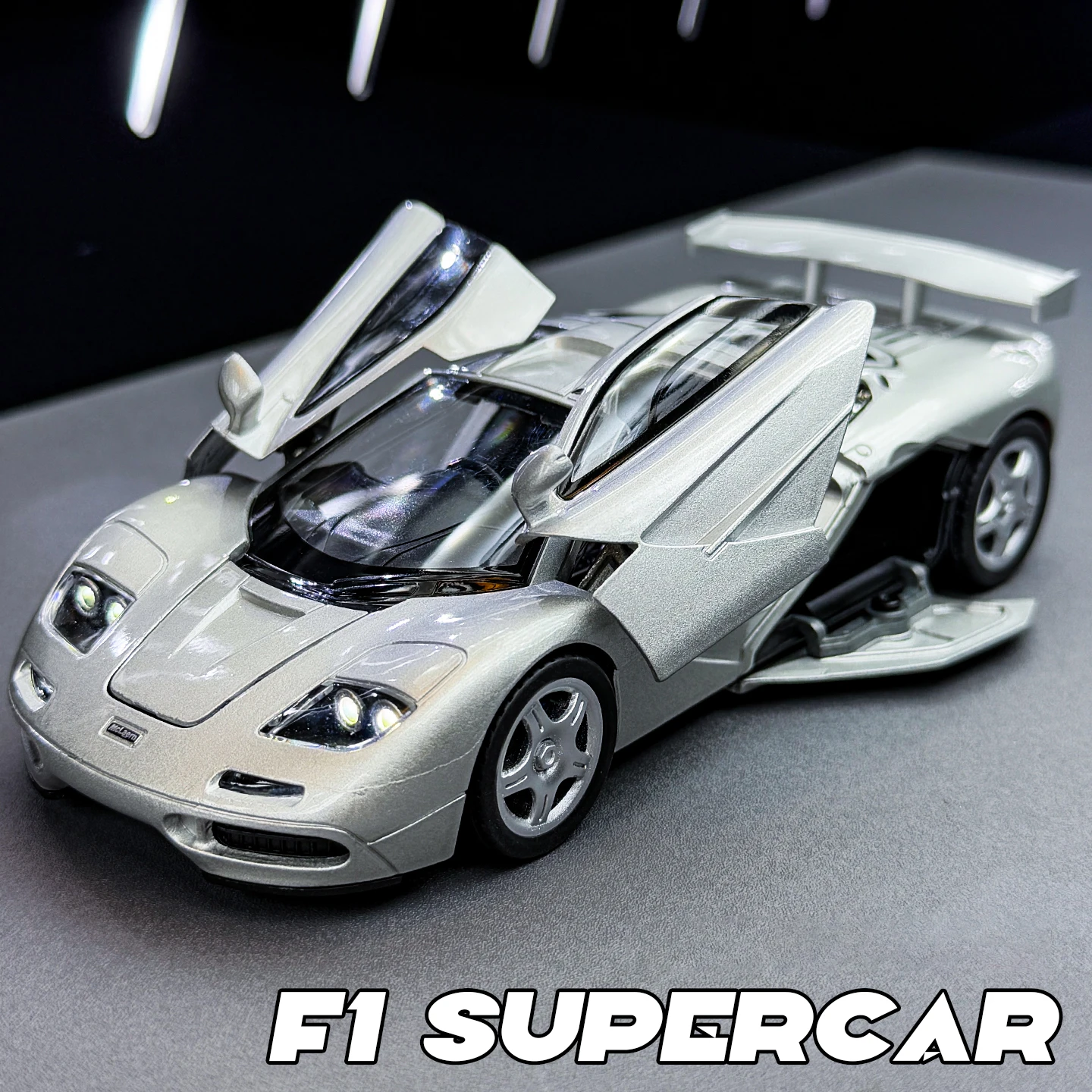 

1:32 McLares F1 Supercar Alloy Car Diecasts & Toy Vehicles Metal Toy Car Model Sound and light Collection Kids Toy