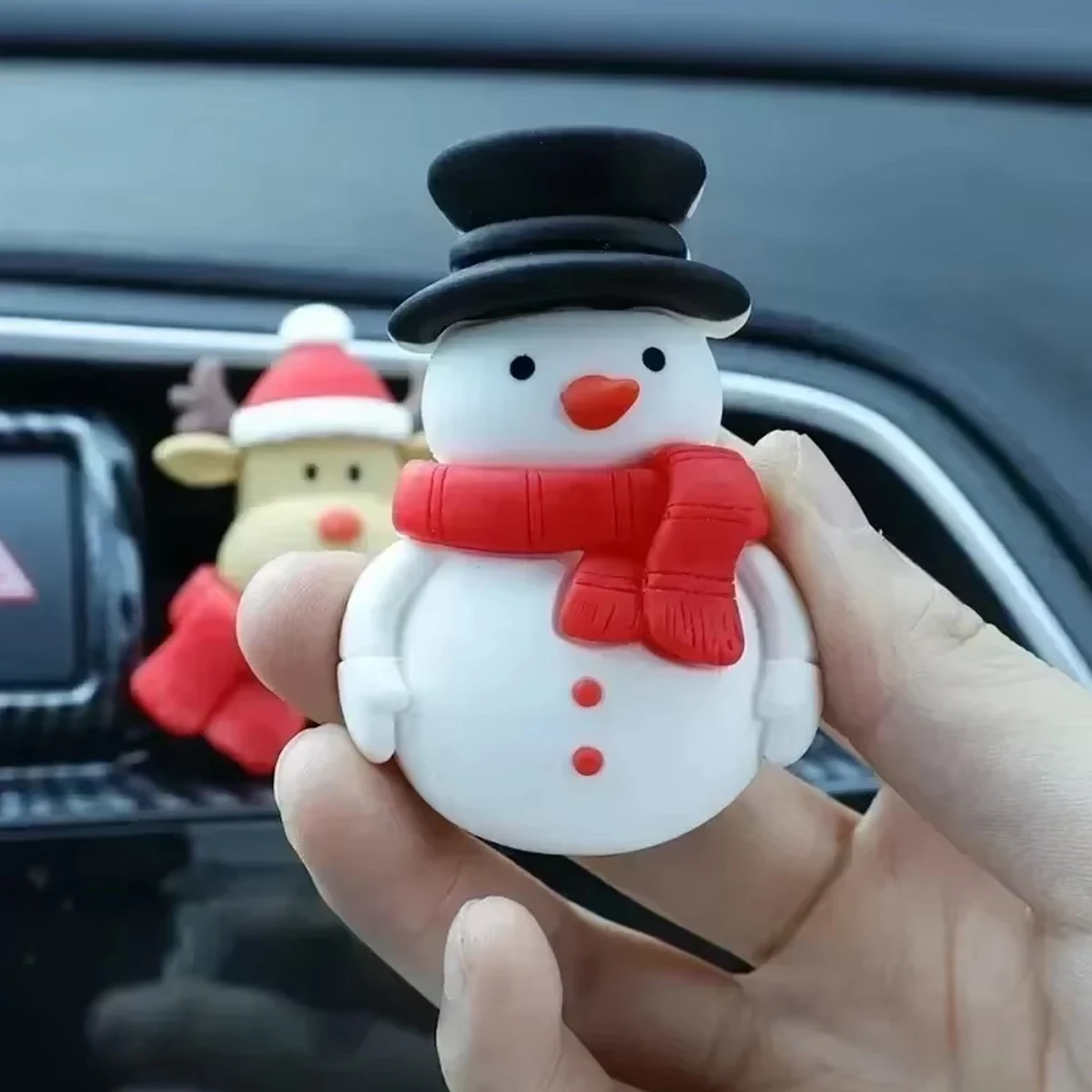 Random Scents Christmas Elf Christmas Tree Reindeer Snowman Car Air Freshener Decor Clip for Car Air Conditioner Vent Perfume