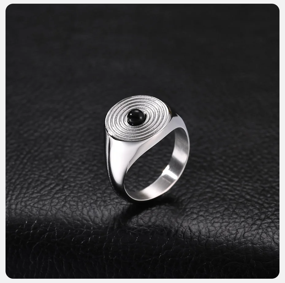 Vnox Siegelring aus Edelstahl für Herren, Spiral-Muster mit eingelegtem schwarzem Onyx-Stein, Vintage Punk Mode Schmuck Geschenk – Detail 6