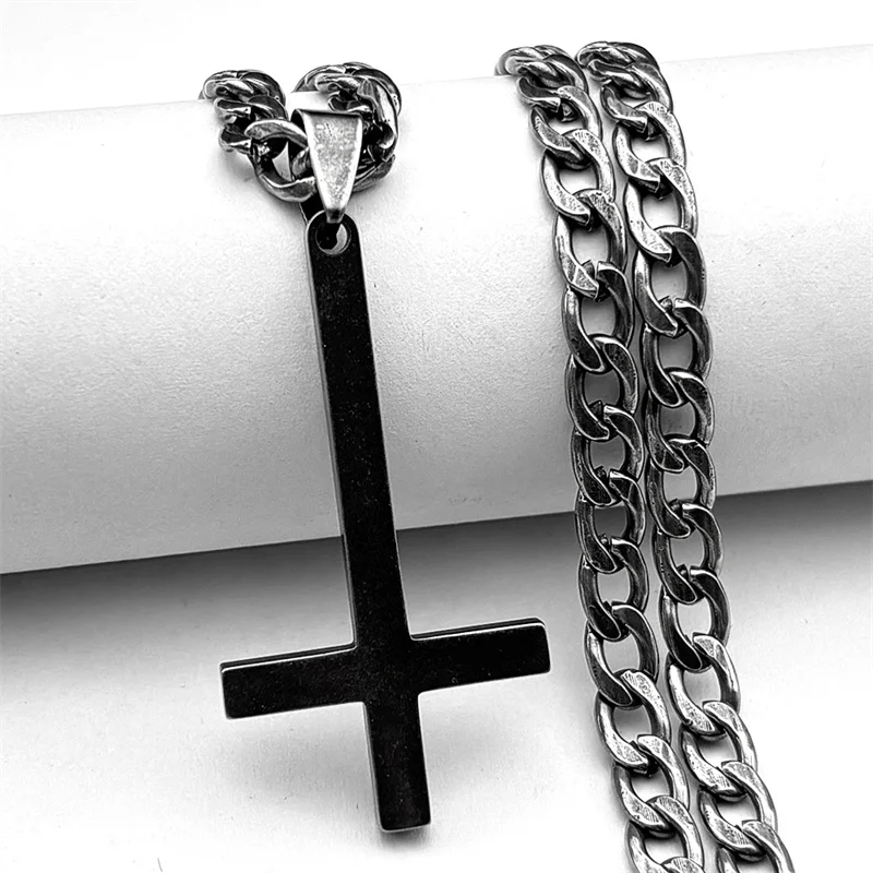 Edelstahl Upside Down Kreuz Hexerei Pagan Halskette für Frauen Männer Inverted Black Hip Hop Kette Schmuck