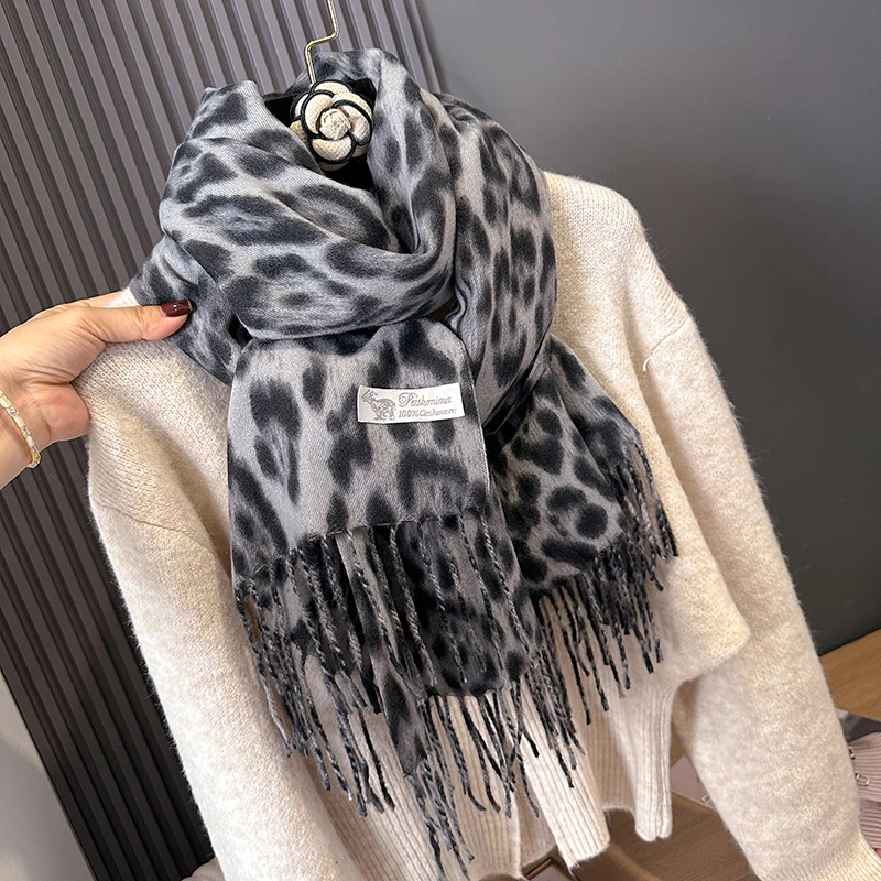 New 2024 Women Scarf Luxury Autumn Winter Warm Vintage Leopard print Scarve Pashmina Mujer Femme Foulard Bufanda