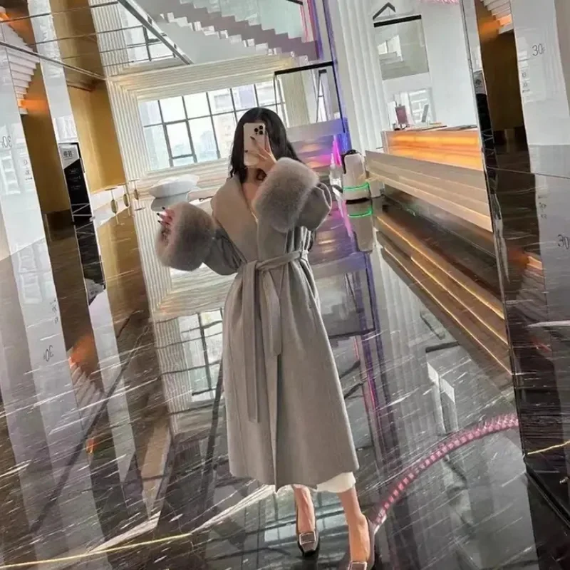 معطف صوفي على الطراز الأوروبي سترة برباط حتى الخصر فرو الثعلب فضفاض كل مباراة سترة طويلة للنساء لخريف وشتاء 2025