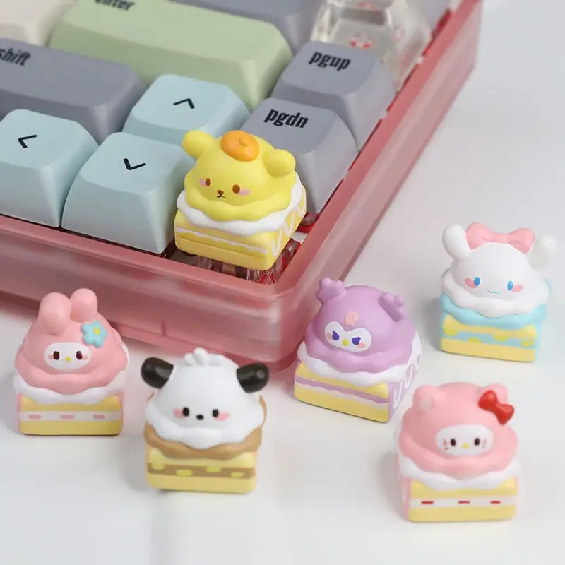 

Аниме-кейкапы Sanrio Hello Kitty Kuromi в виде маленьких тортов, милые механические кейкапы Melody с крестообразным штоком, мультяшные кавайные украшения, новинка 2026 года