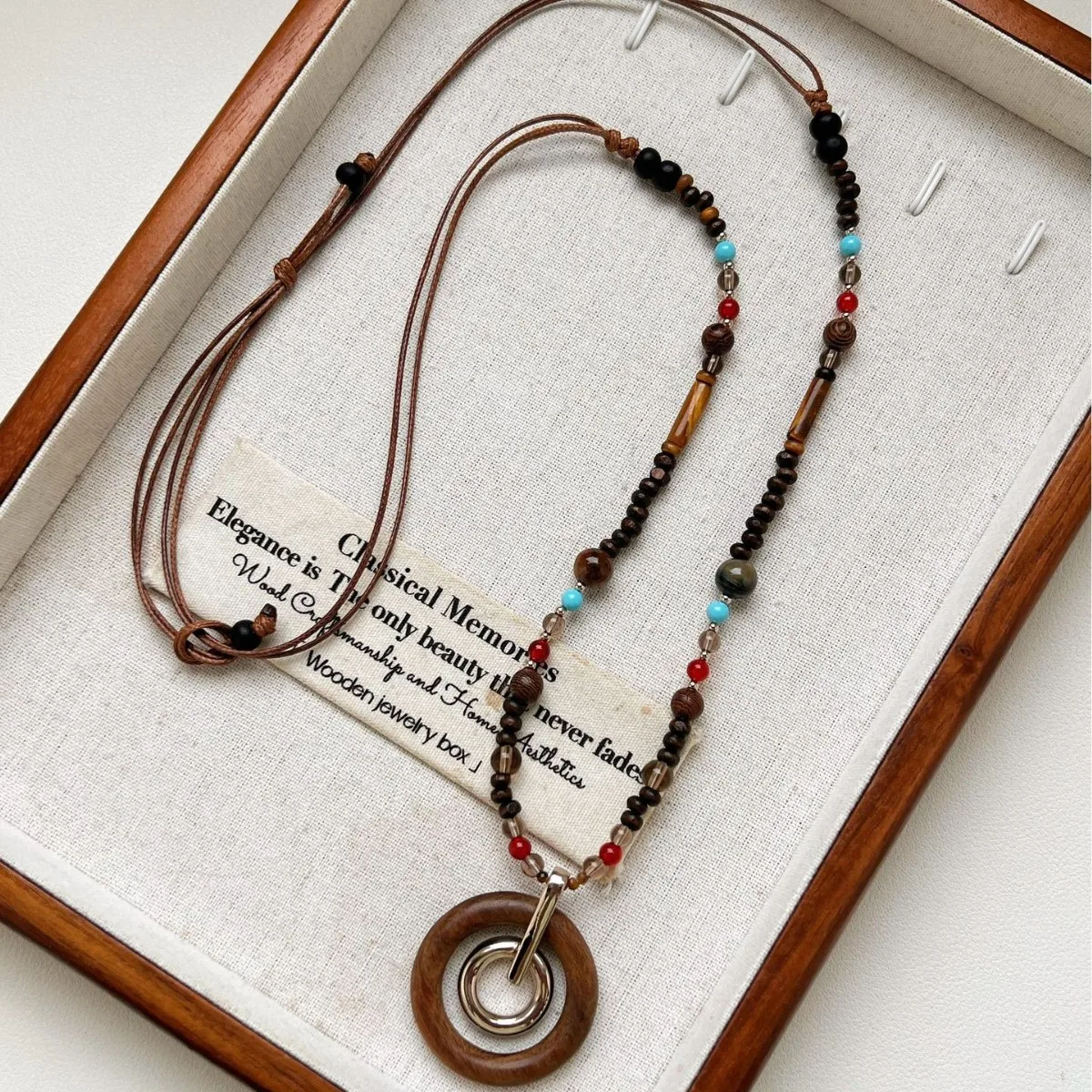 Retro-style high-end round wooden pendant necklace, fashionable and versatile drawstring