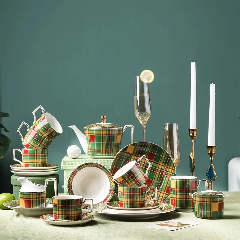 

British Ceramic Coffee Cup and Plate Set Green Checkered Household High-end Christmas Dim Sum Plate Western Food Plate Tableware