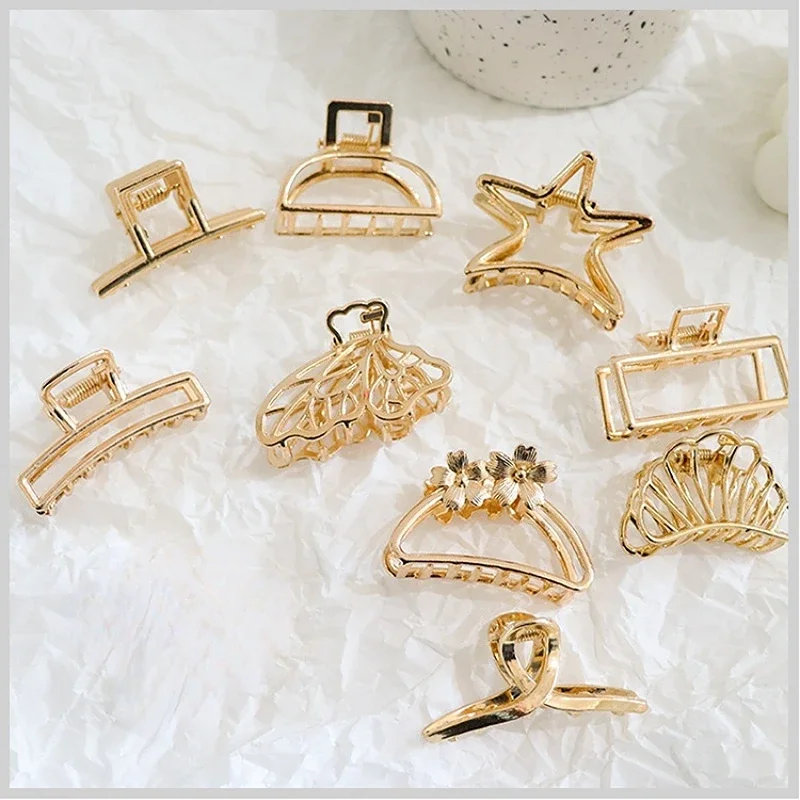 Fashion Hollow Heart Metal Hair Claw Clips Simple Non Slip Mini Gold Geometric Bangs Barrettes Hair Jaws For Women Girls Daily