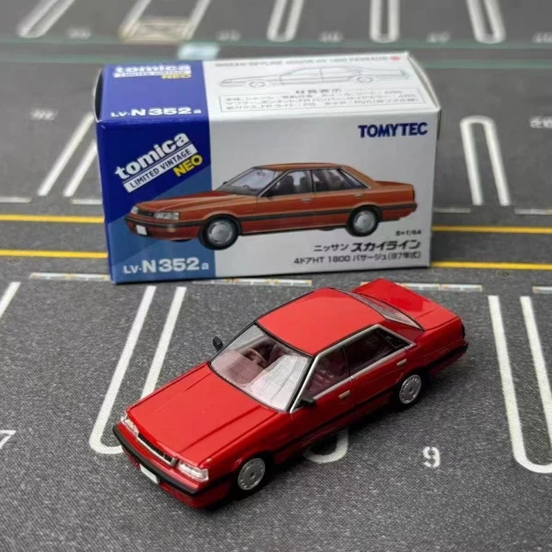 en-stock-version-1-64-n351a-352a-skyline-modele-de-voiture-realiste-haut-de-gamme-en-alliage-a-4-portes-article-decoratif-creatif-cadeau-de-vacances