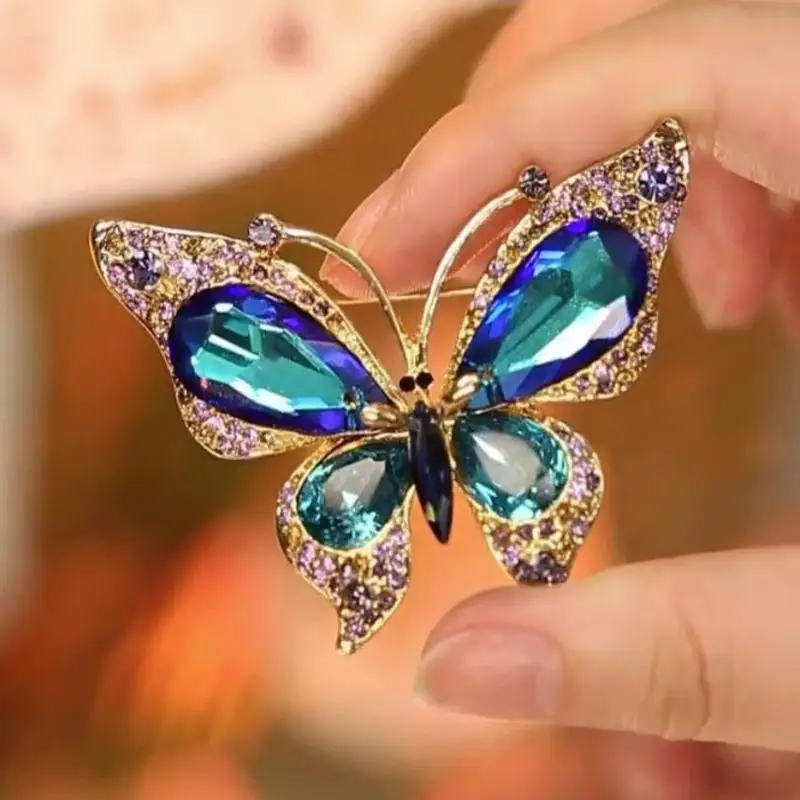 Fashion Rhinestone Shining Crystal Butterfly Brooches For Women Clothing Coat Jewellery Accessries Gifts