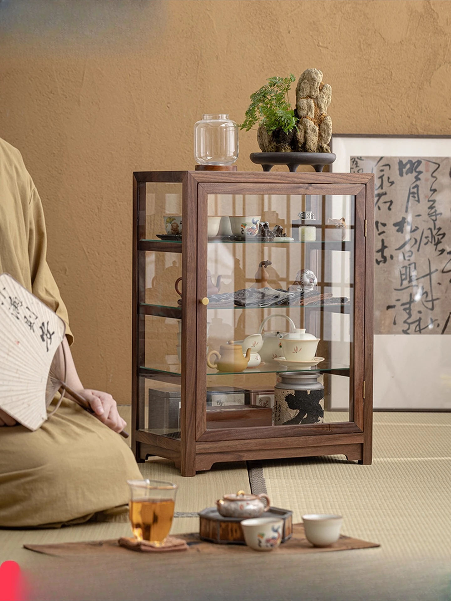Glass figure display cabinet Floor-to-ceiling integrated walnut tea set Storage cabinet Desktop solid wood storage cabinet Locke