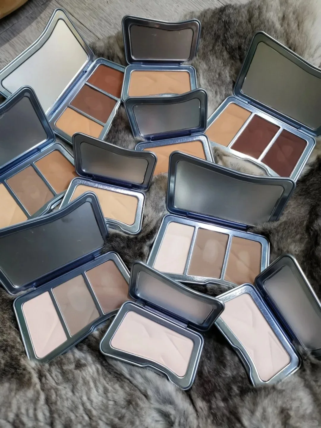 لوحة هايلايتر كاليدوس غير اللامعة لتسليط الضوء على كونتور أحمر الخدود الكوري ولوحة هايلايتر