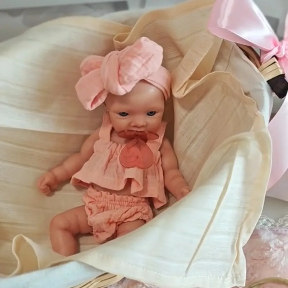10 بوصة سيليكون طفلة اليدوية لمسة ناعمة بيبي الوليد دمية جميلة 3D رسمت بيبي تولد من جديد