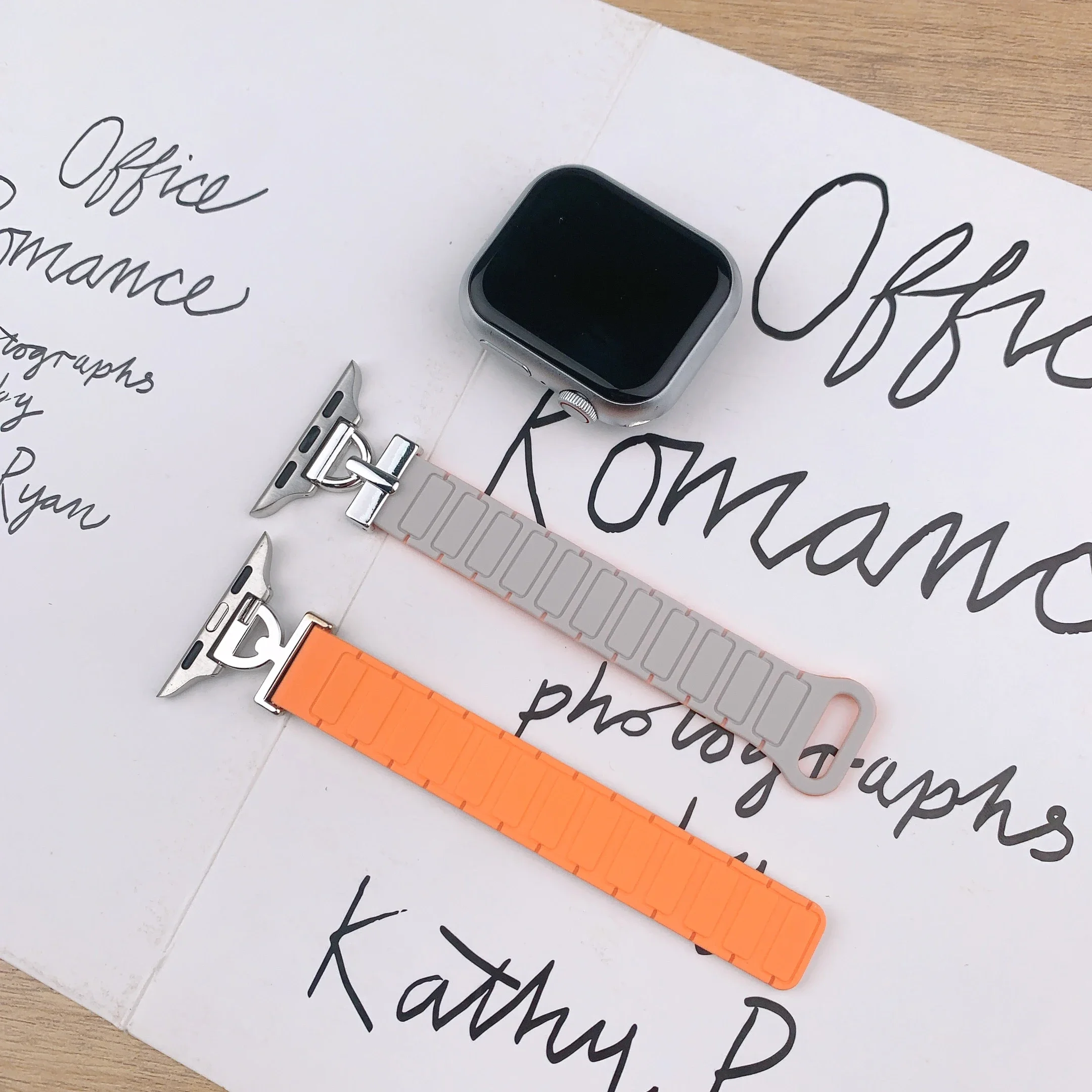 Cinturino magnetico da donna con cinturino in silicone sottile per Apple Watch S10 42/46mm 41mm 45 cinturini sottili 44mm 40mm 38 braccialetto iWatch SE 9 8 7 6