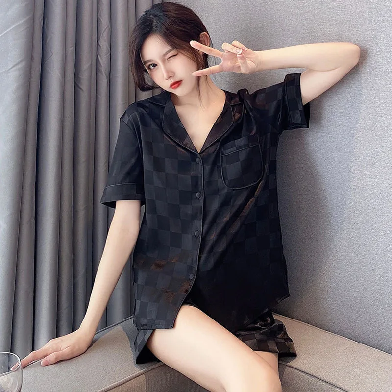 

Summer 2025 New Ice Silk Pajamas Female Korean Version of the Summer Short-Sleeved Shorts Thin Senior Sense of Home Clothing Sui