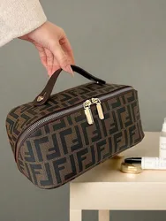 Bolsa de maquiagem feminina grande capacidade portátil rede de sentido avançado vermelho nova divisão de cosméticos de viagem transportar uma bolsa de higiene pessoal