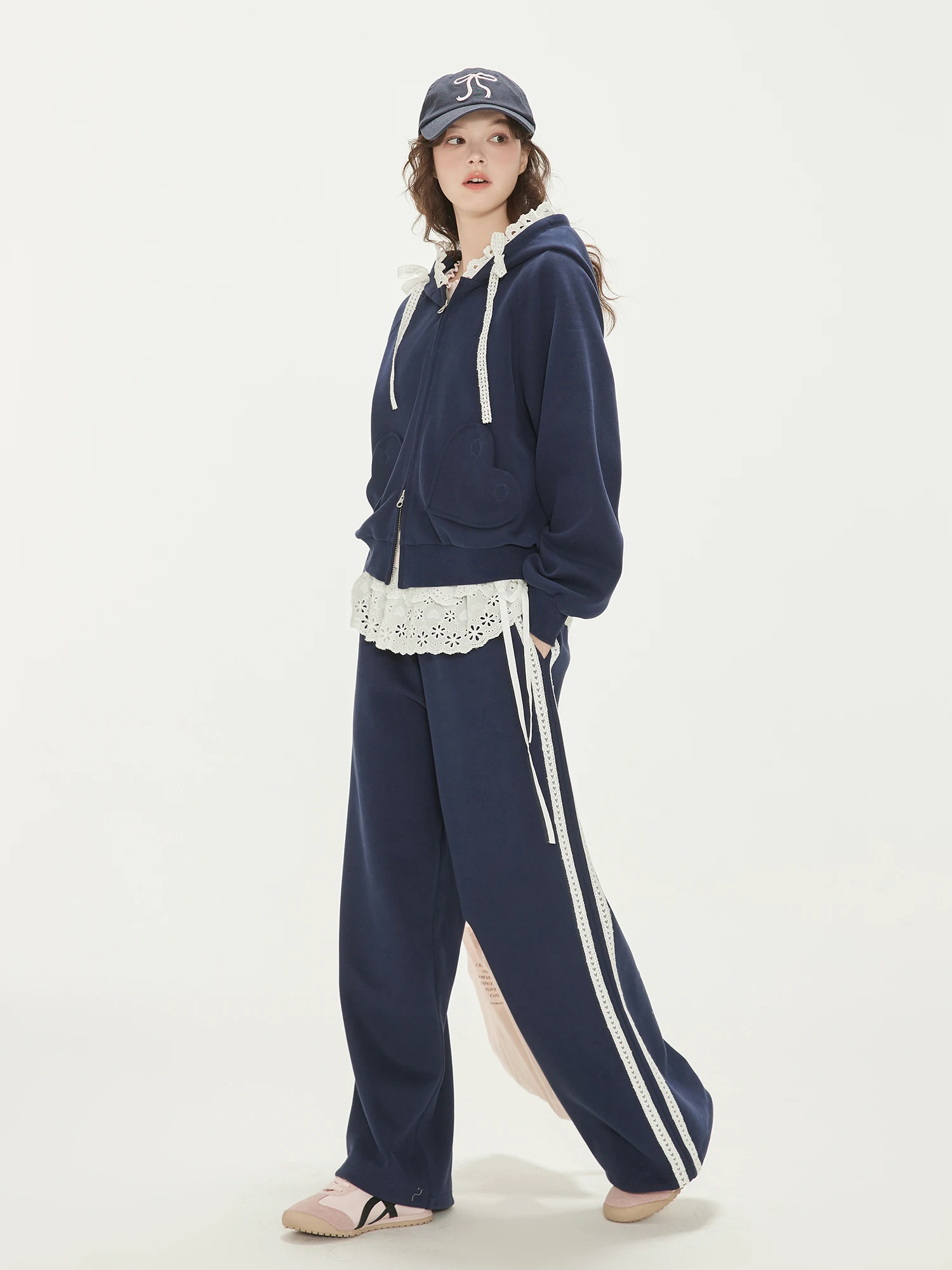 

Повседневный комплект из худи с кружевными вставками и брюк для женщин: удобный, дышащий, модный, с длинными рукавами и застежкой-молнией, для весны и осени