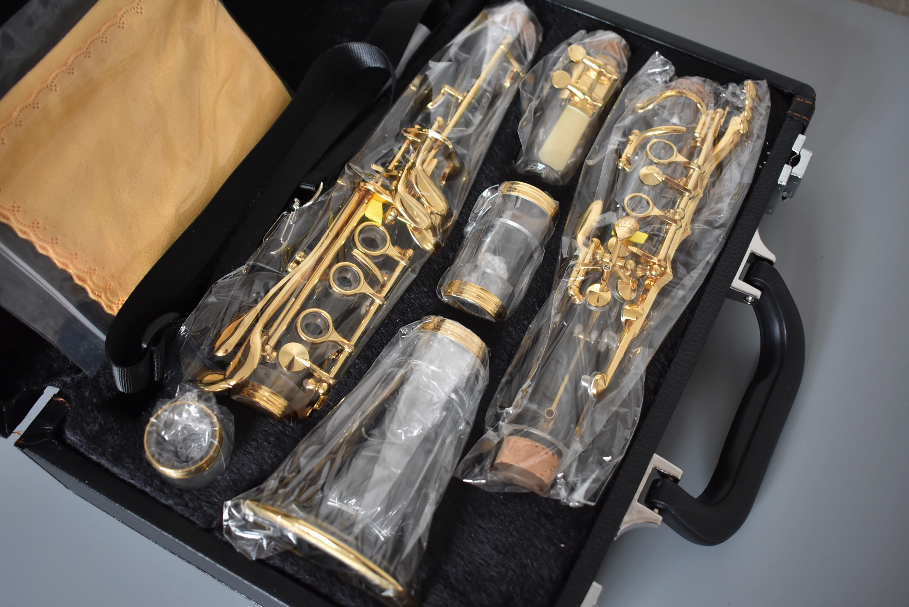 1 Crystal Clarinet B Flat Gold Plated Keys Exquisite Workmanship Outstanding Tone