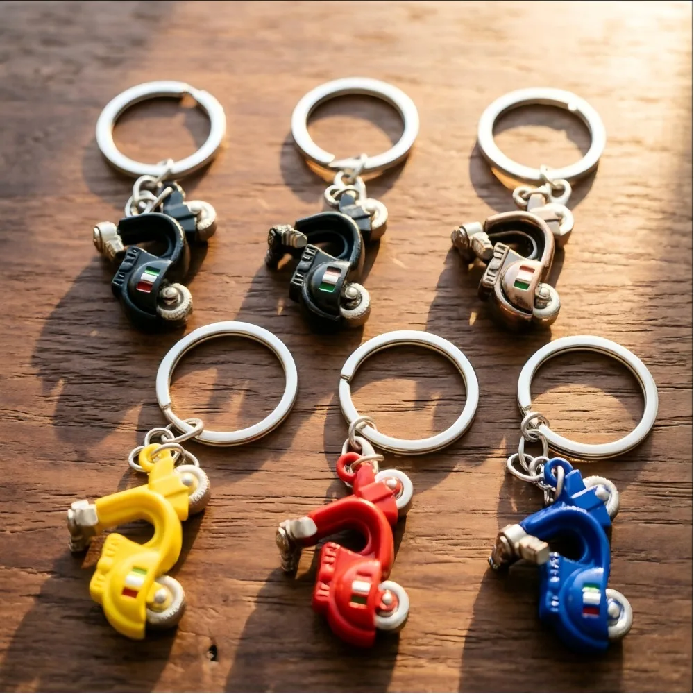 

Creativity Racing Driver Cool Keychain Simulated Electric Vehicle Motorcycle Street Stall Keyring Custom Wholesale Souvenir Gift