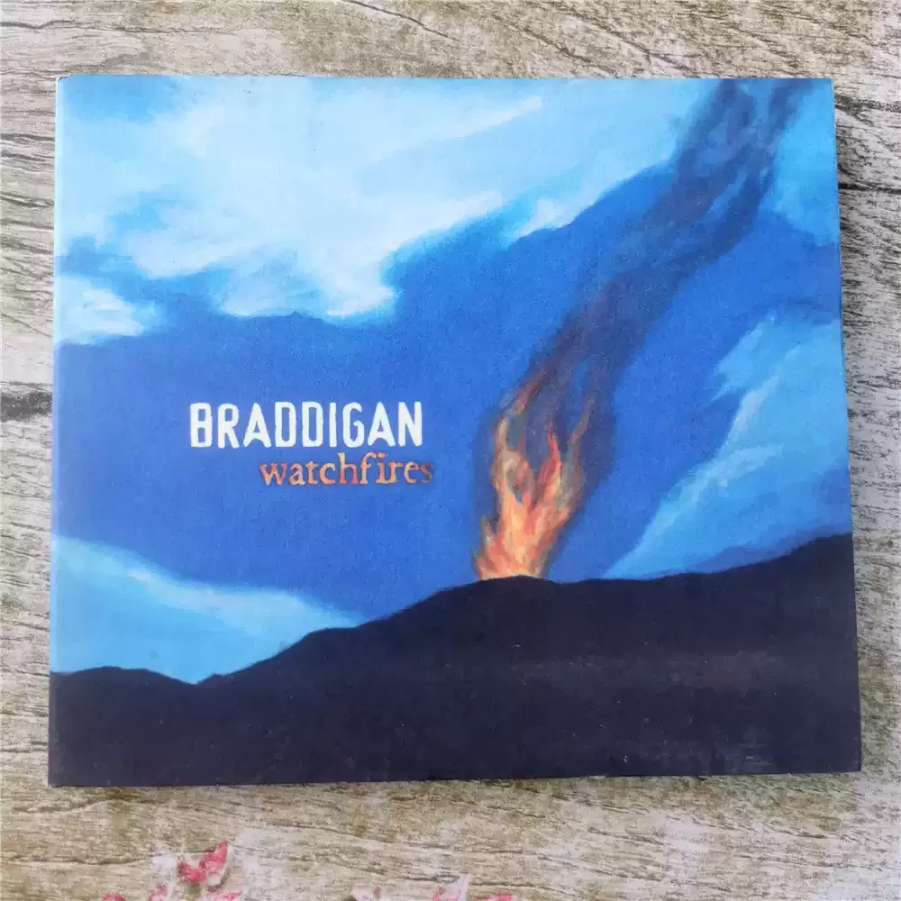 CD Braddigan Watchfires pertenece a las obras de fusión de música clásica romántica del siglo XIX con elementos de folk rock y reggae.