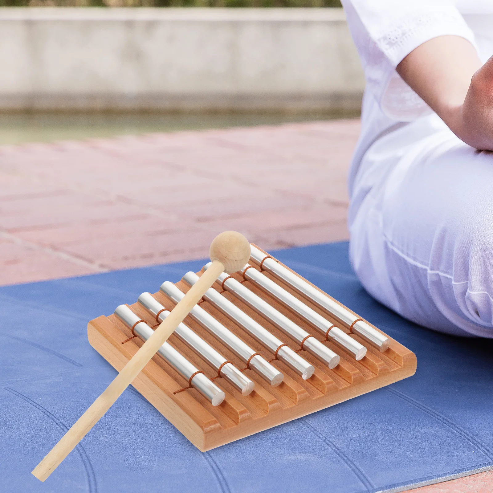 Zestaw instrumentów muzycznych dla dzieci do klasy: dzwonki ręczne, dzwonki wietrzne, instrumenty perkusyjne, drewniane.