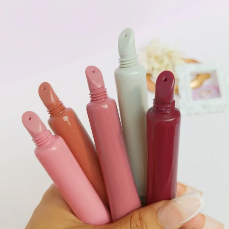 기울어 진 다채로운 립글로스 튜브 20pcs 10ml 디스펜서 립글레이즈 파운데이션 아이 크림 세럼 빅 네임 같은 스타일
