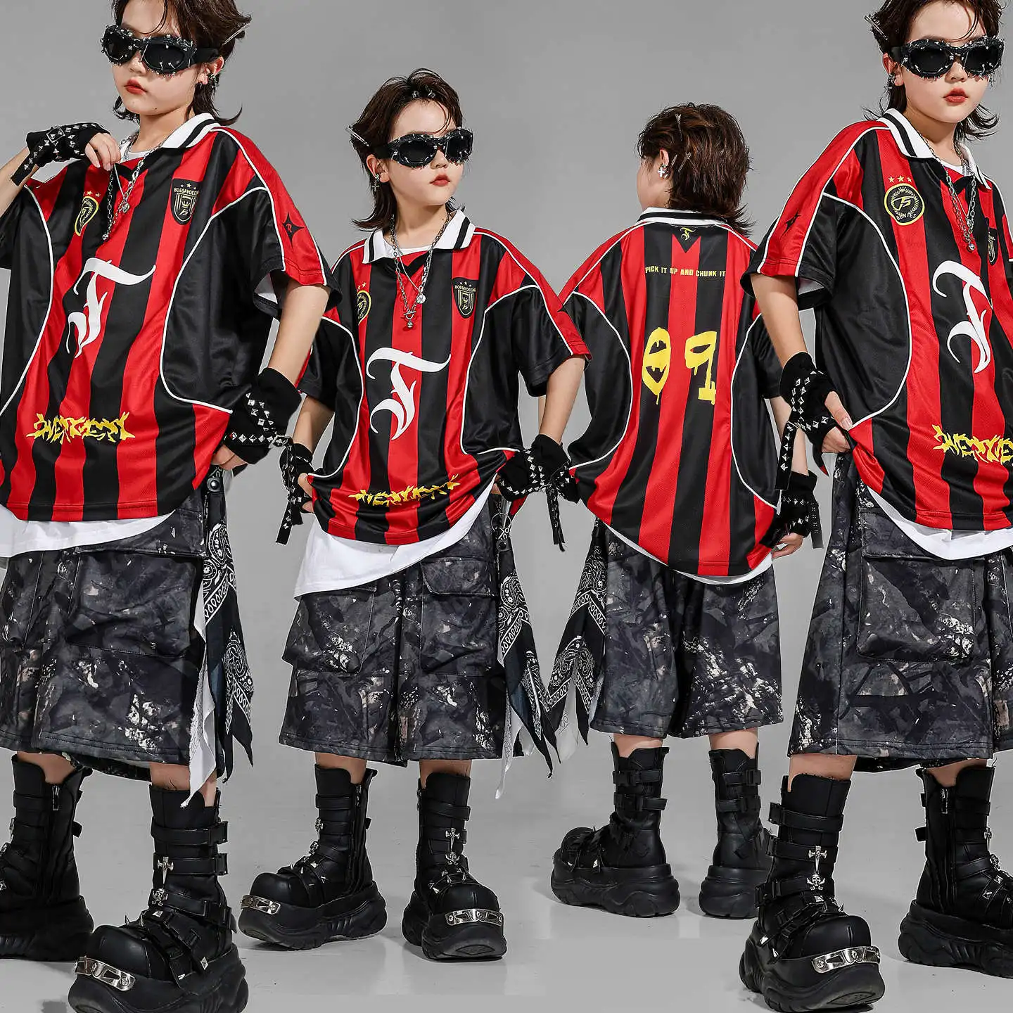 

Kid Kpop Hip Hop Clothing Red Black Striped Jersey T Shirt Print Cargo Shorts Middle Pants for Girl Boy Dance Costumes Clothes