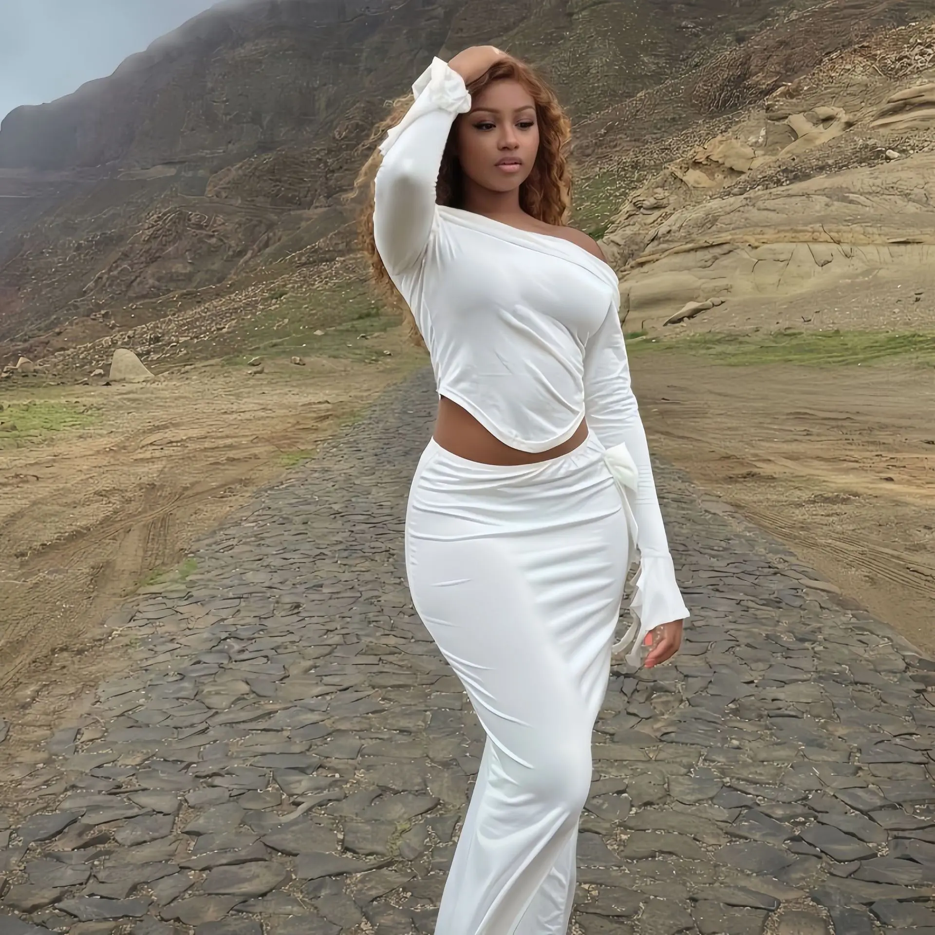 

Европа и Америка ветер осень новая мода двухсекционный однотонный костюм с юбкой на плечах и талии женская одежда