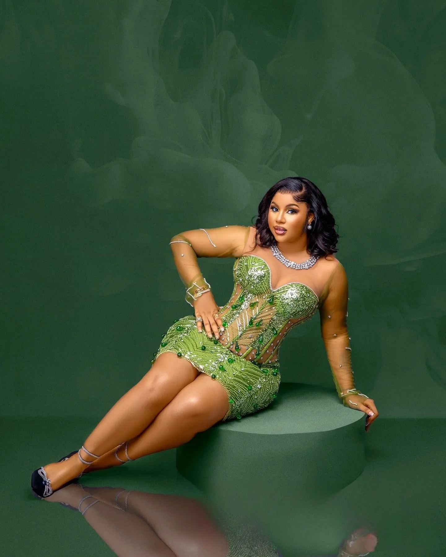 Chic Green Illusion Sheath Cocktail Dress Rhinestones Sequined Full Sleeves Short Mini Graduation Homecoming Dresses For Special