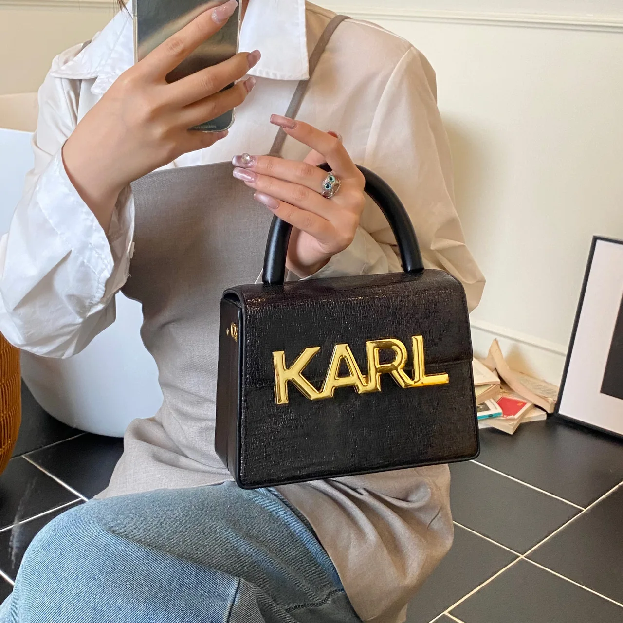 

‌2025 Contrast Color Square Bag - Women's Niche Chain Shoulder Purse | Commuter-Friendly Armpit Bag with Trendy Geometry‌