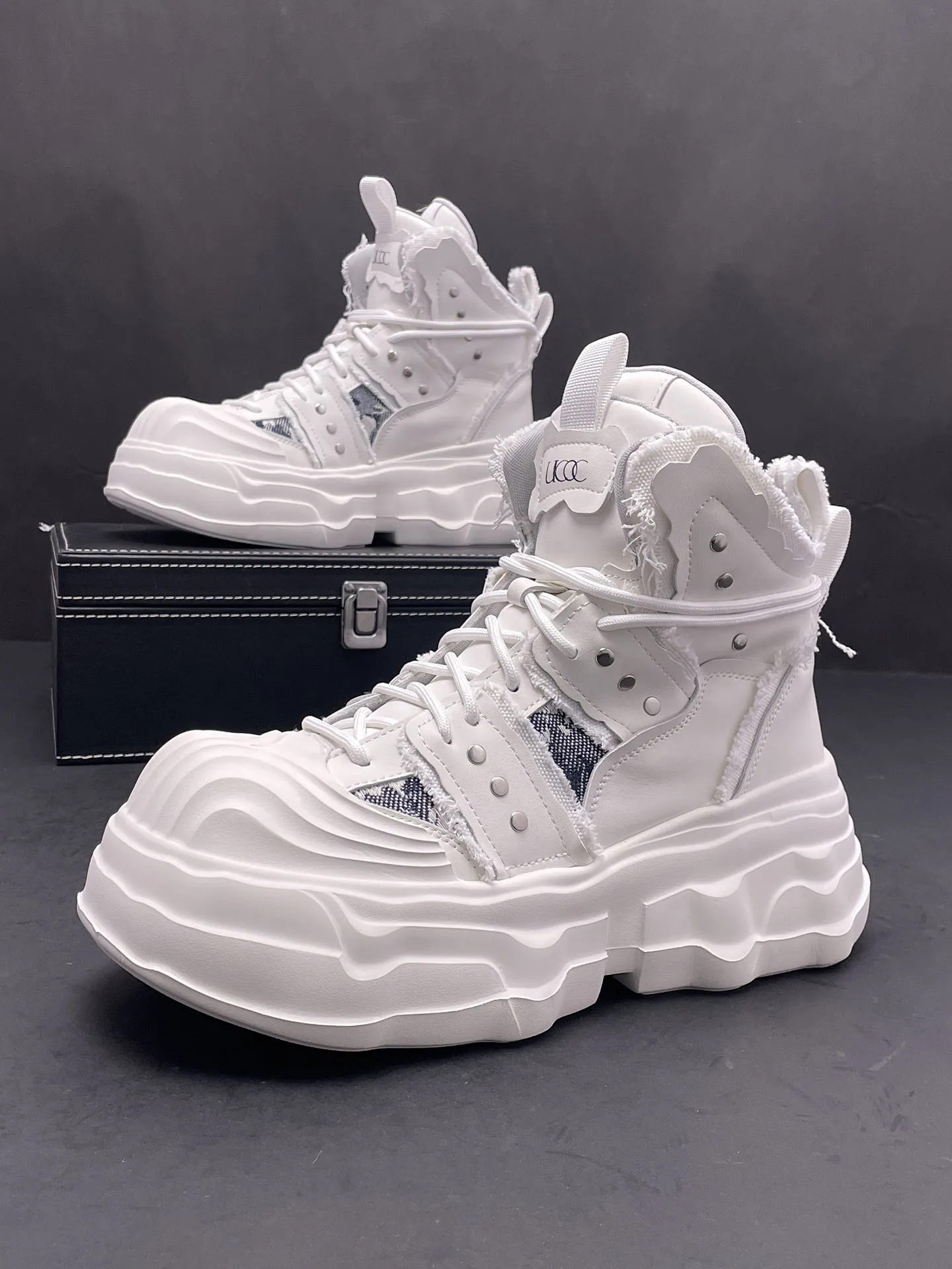 

Мужские ботинки Thi Bot, высокие зимние новые модные трендовые спортивные мотоциклетные ботинки для отдыха, увеличенная высота Dad oes