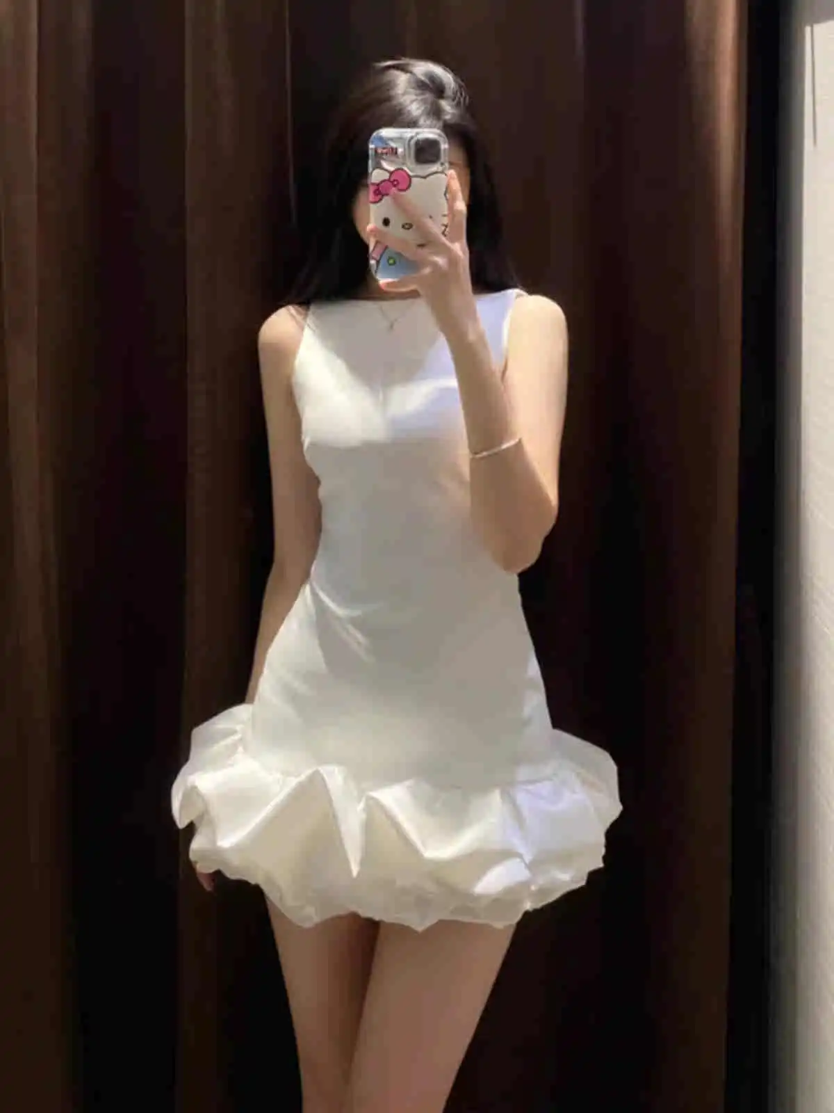 Fashionable White Sleeveless Cropped Dress For Women Quick Selling European And American Style Trendy Pleated Dress