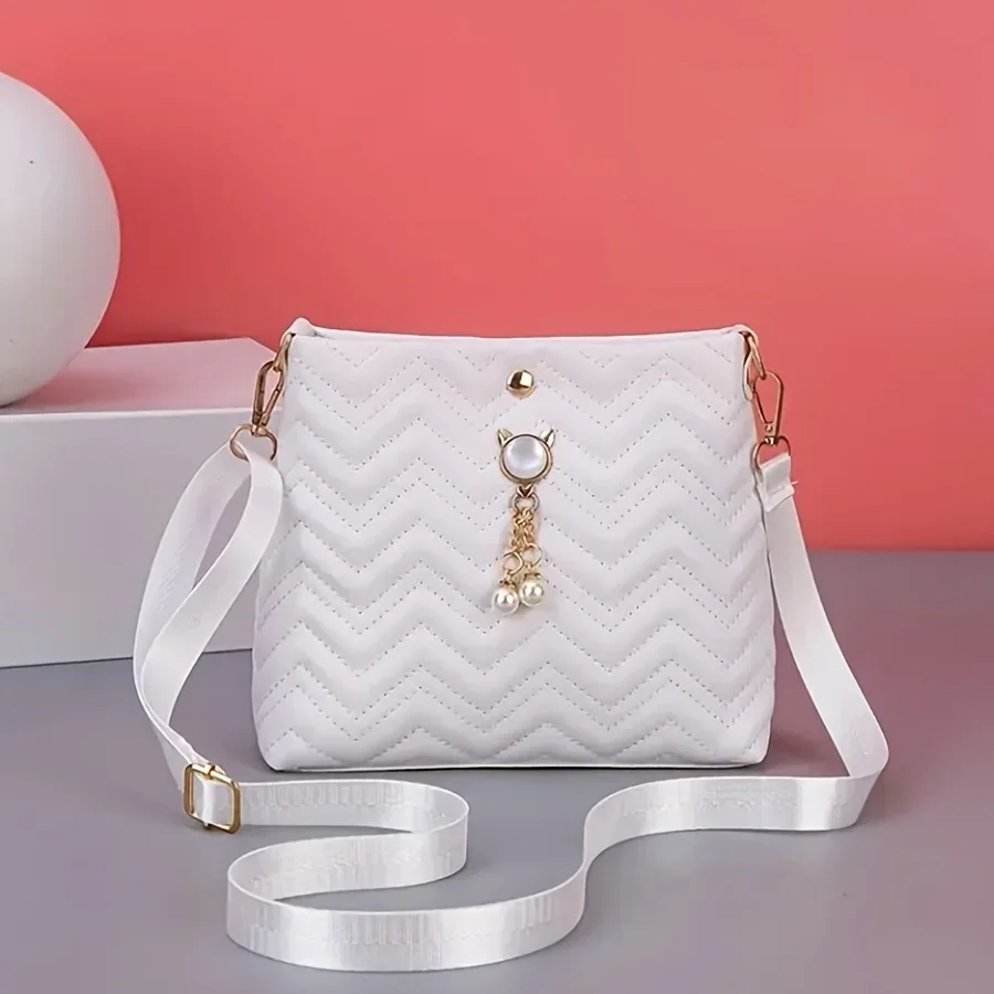

Women's Quilted Crossbody Bag with Cat Pearl Pendant - Elegant Shoulder Purse for Holiday gifts, Stylish Novelty Handbag 숄더백
