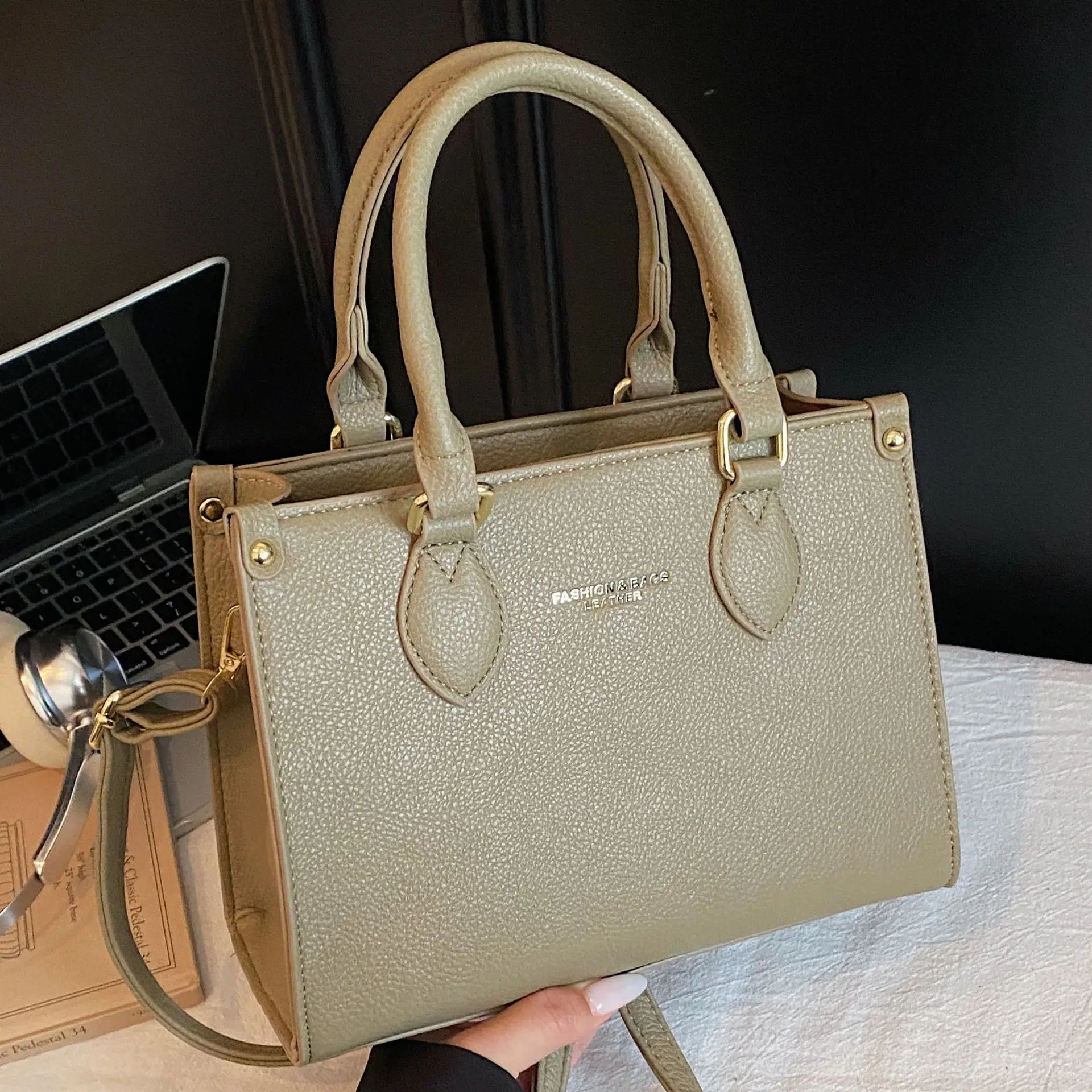 

Женская большая сумка на осень-зиму 202, многосторонняя сумка через плечо из натуральной кожи, шикарная повседневная сумка для ежедневных поездок на работу ​