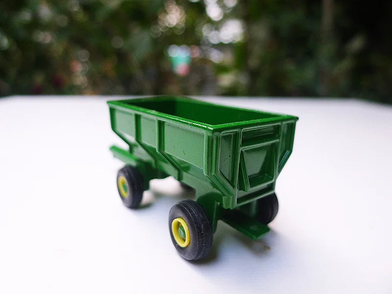 Diecast Alloy 1:64 Scale JD Vintage Flarebox Wagon Cars Model Adult Toys Classics Collection Souvenir Gifts Static Display