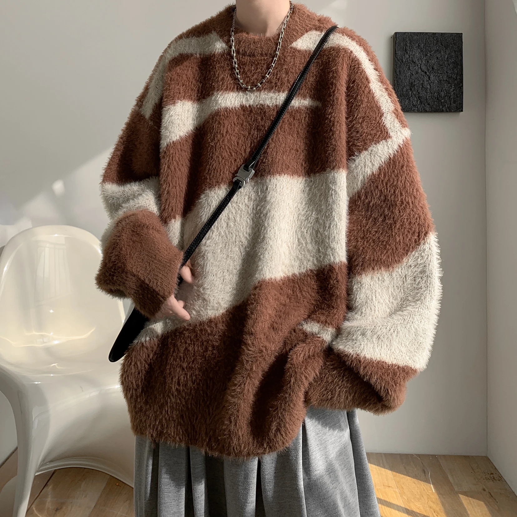 

Loose Men's Camere Sweater Comfortable Warm Base Layer round Ne Knitted irt American Retro Sle Spring Autumn Wear