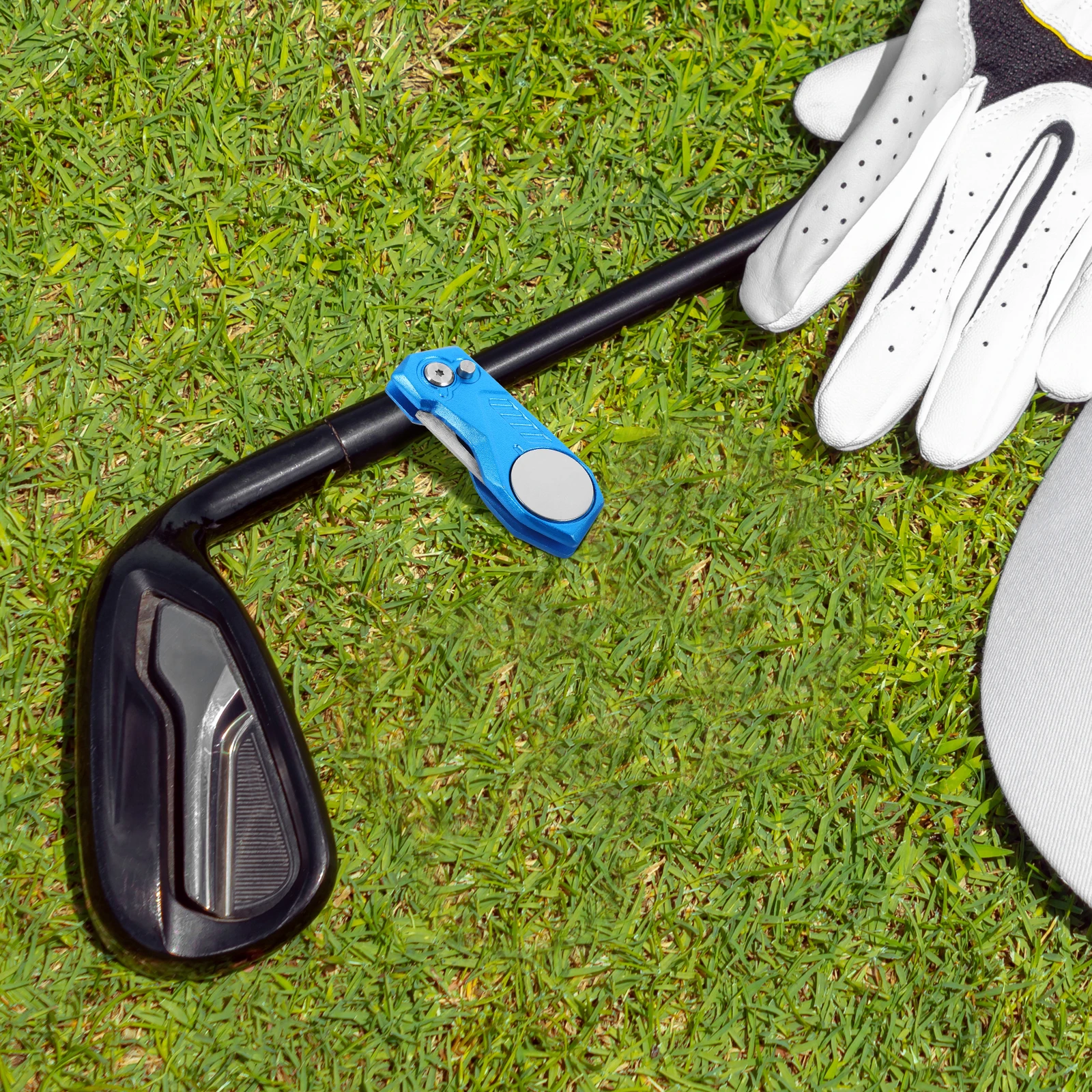 

Divot Repair Tool Compact Golf Divot Fork for Grass Maintenance Professional Golfing Tool with Ball Marker Outdoor Sports