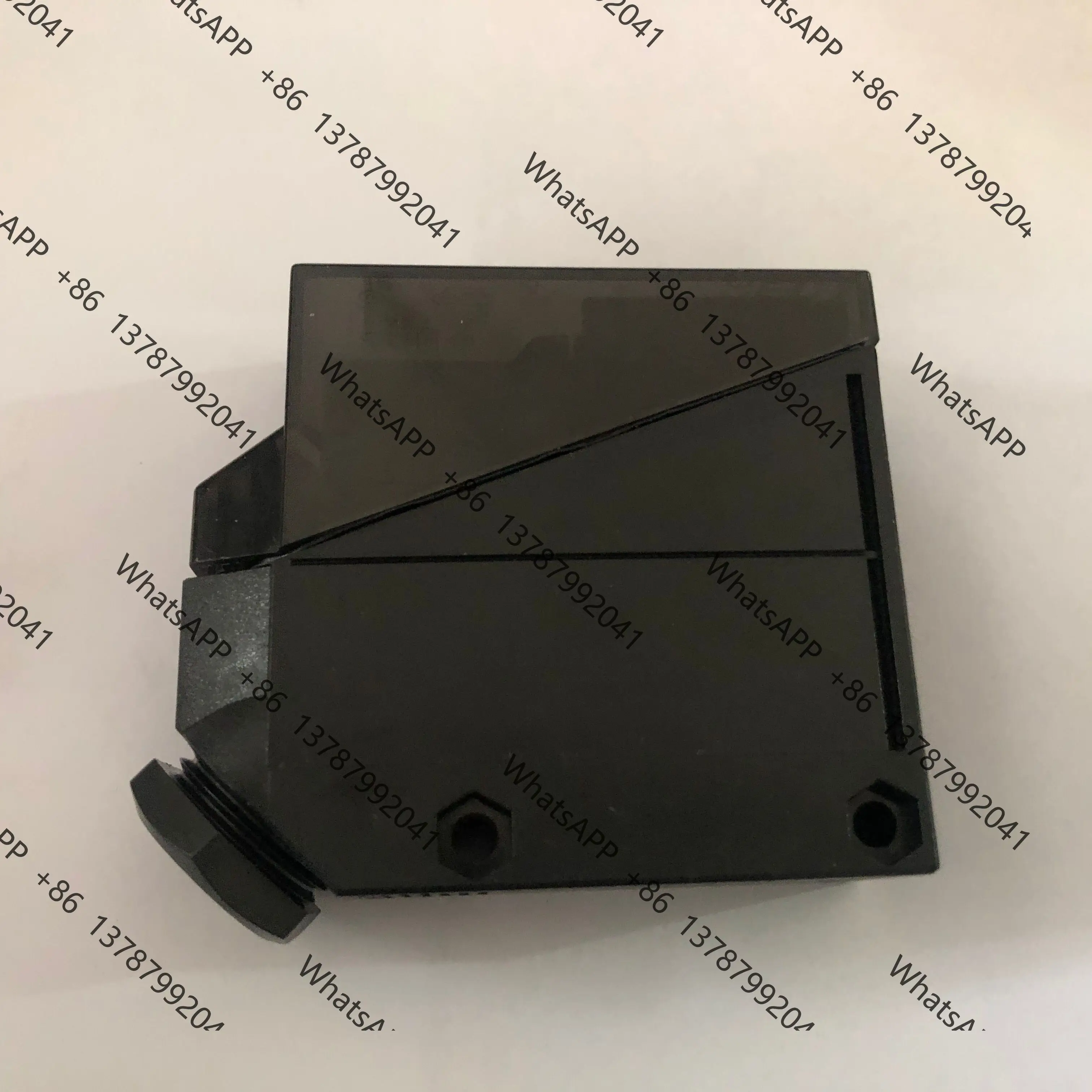 E3JM‑DS70M4 E3JM‑DS70M4‑G Diffuse Reflection Photoelectric Switch