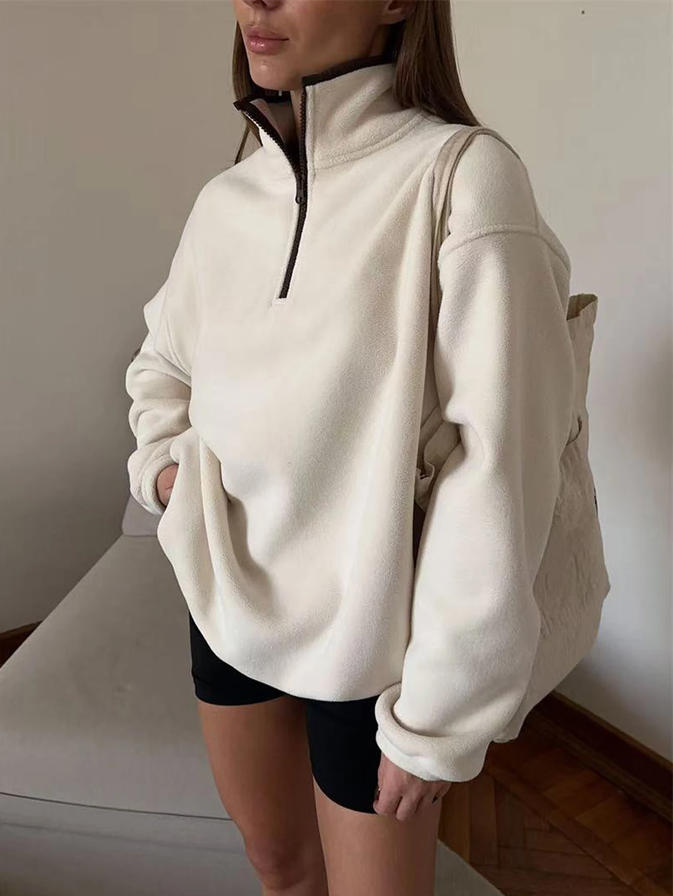 سويت شيرت نسائي من الصوف بلون سادة وكتف منسدل وسحاب نصف زر وأكمام طويلة، أزياء خريف وشتاء، ملابس كاجوال