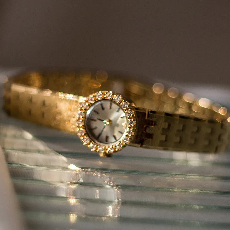 

Retro And Exquisite Women'S WatchSmall And ElegantHigh-End Quartz WatchHigh-Quality Women'S Watch Fashionable Quartz Wristwatch.