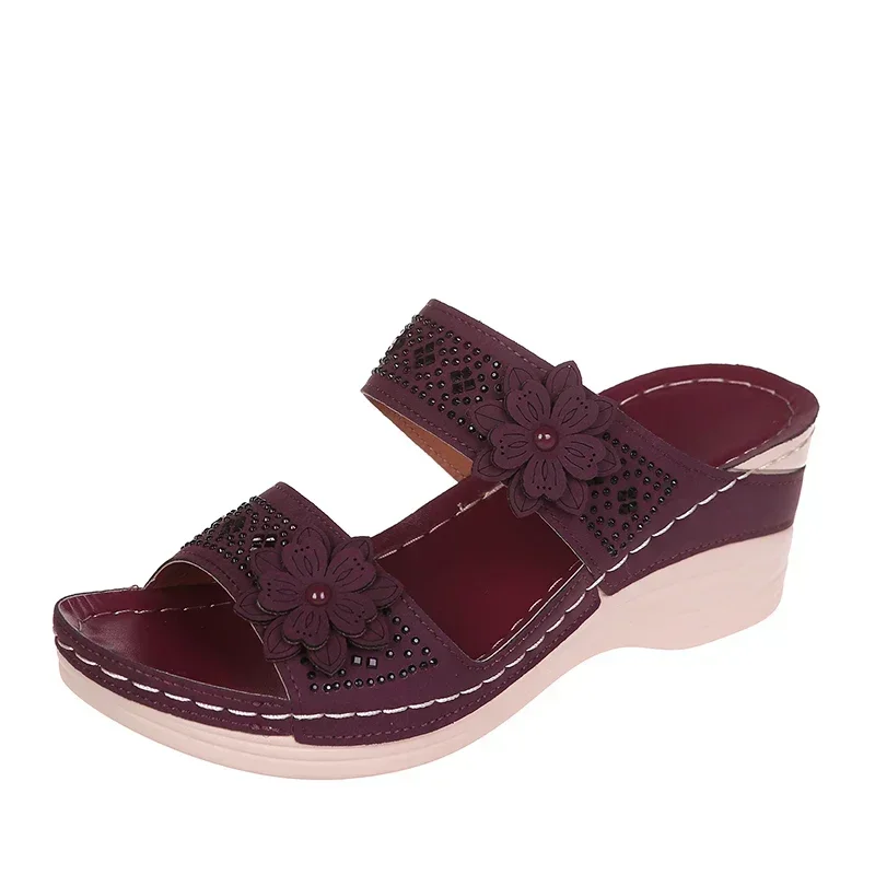 Zapatillas de verano para mujer, zapatos de talla grande, sandalias romanas Retro, sandalias informales de Pu con cuña de flores, zapatillas de