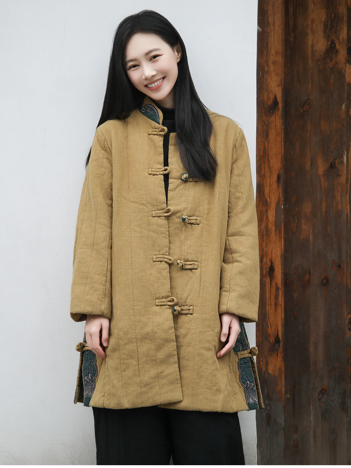 

Новая женская зимняя куртка из льна и хлопка в китайском стиле с вышивкой, воротником-стойкой и пуговицами, классическое хлопковое пальто в национальном стиле