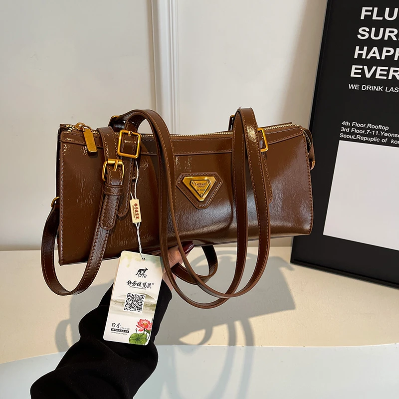 

Luxury Leather Shoulder Bag Handbags For Women, Popular Messenger Style Crossbody-Bag With Elegant Classic Finish