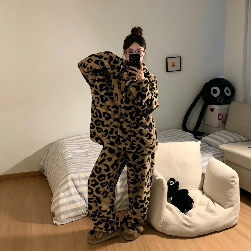 New Luxury Leopard Print Coral Fleece Pajama Set for Women, Winter Thick Fuzzy Plus Size Warm Cozy Homewear Loungewear Outfit