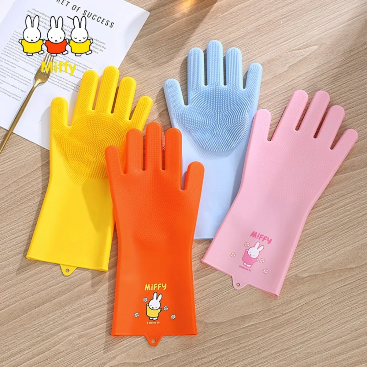 Miffy Rabbit Gloves Kitchen Household Cleaning Gloves Reusable Wear-resistant Silicone Gloves for Washing Dishes and Vegetables