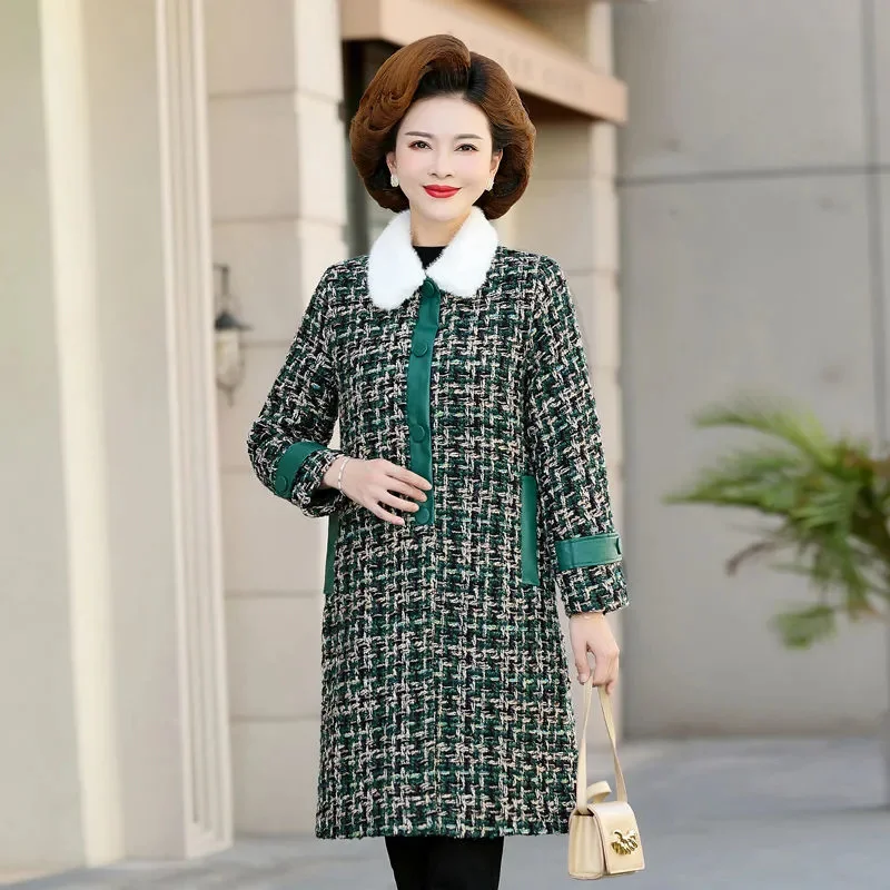 

Plush and Thickened Women's Clothing 2025 Autumn/winter With a Weight of 200 Pounds Warm and Fashionable Age Reducing Coat Trend
