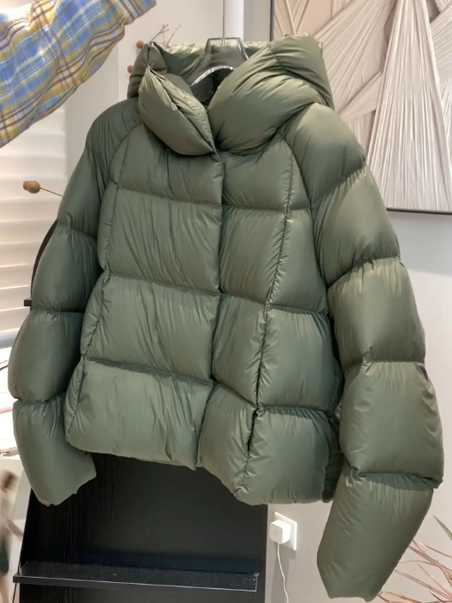 Único een ort Puffer Jaet Feminino 2025 Inverno Novo Sle Casaco de pão com capuz Tamanho pequeno Casacos Commute Faion Polyest...