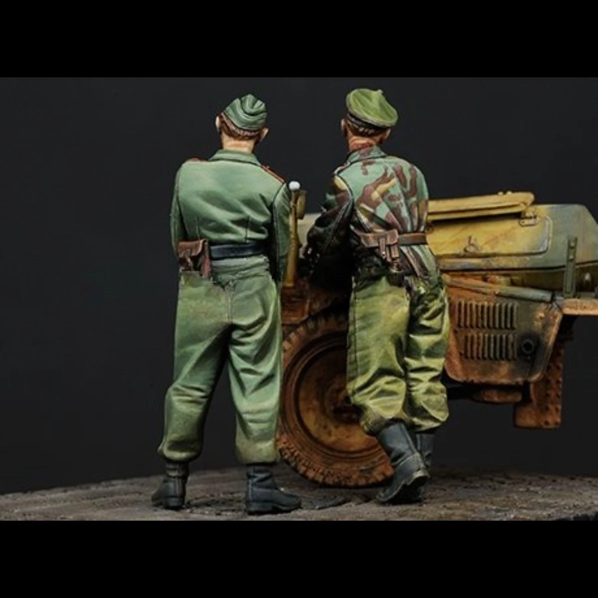 

1/35 Resin Figure unpainted model Kit, military theme, unassembled and unpainted GK 770R