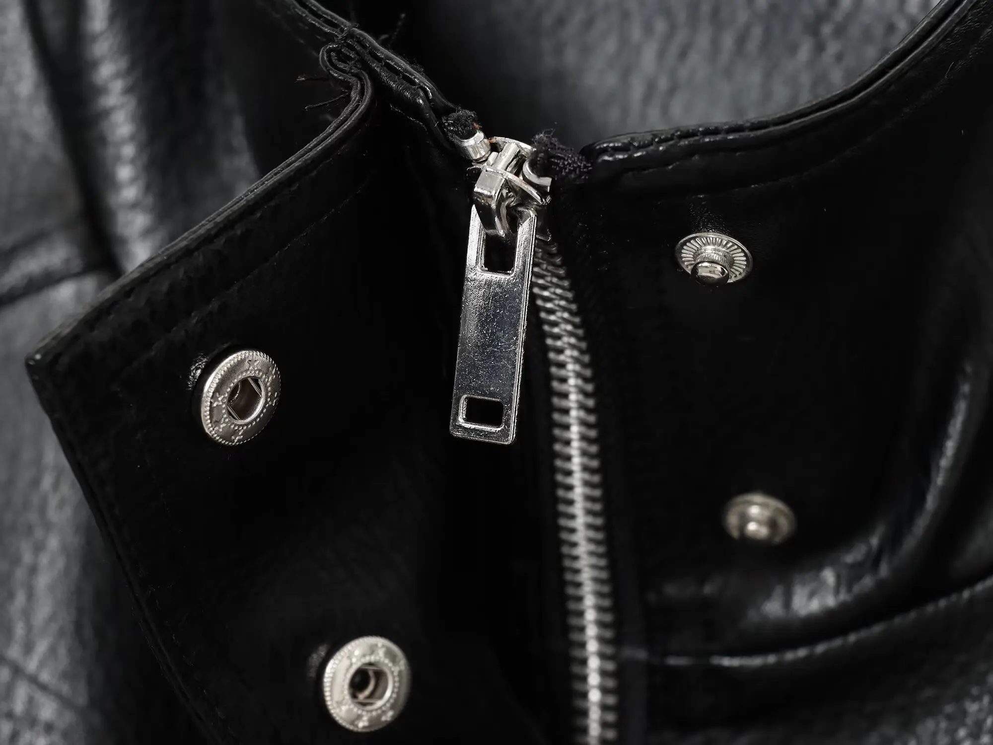 DiYiG WANITA 2025 Musim Gugur Jaket Efek Kulit Imitasi Mode Baru Retro Lengan Panjang Chic Ritsleting Mantel Lengan Panjang Pakaian Luar Mujer