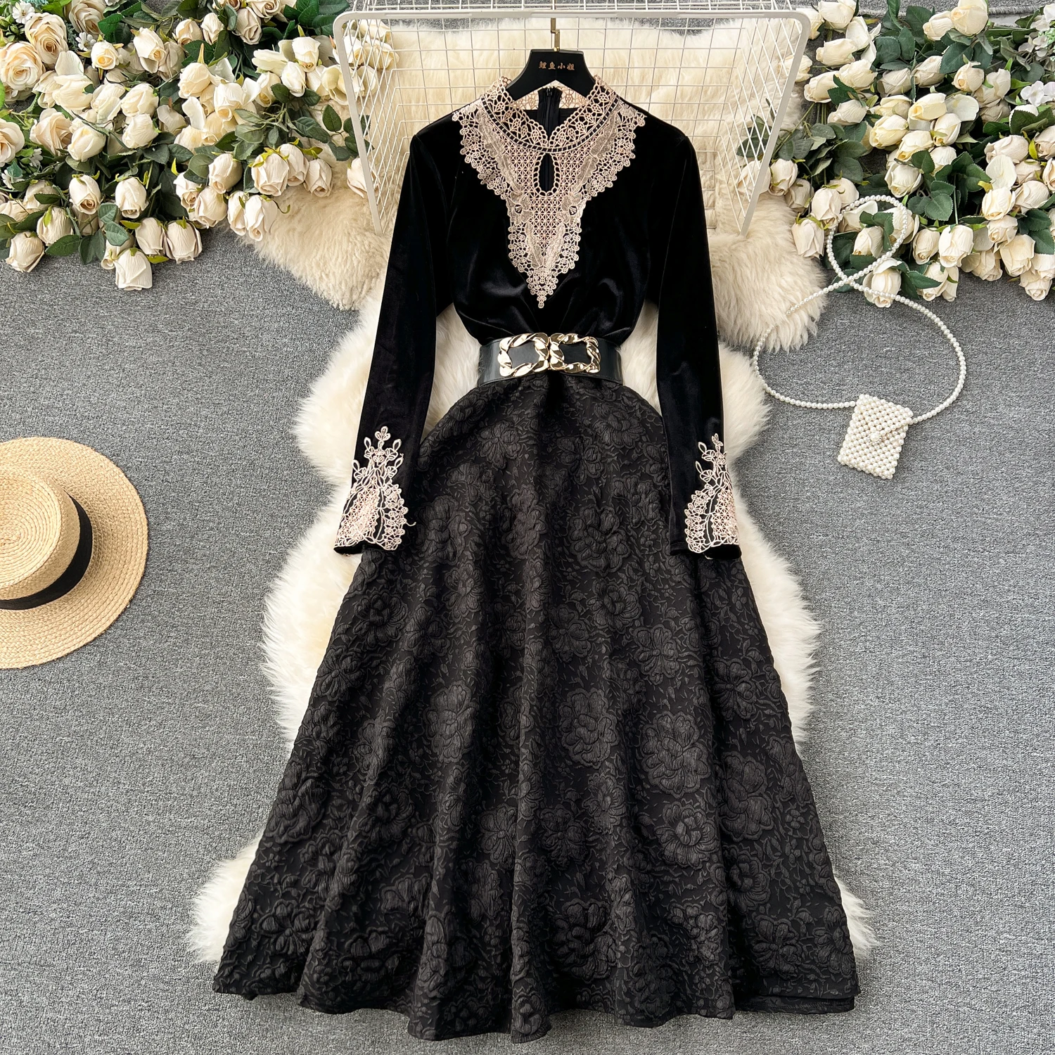 Retro Elegant Lace Patchwork Jacquard Velvet Dress A-line Long Sleeve Casual High Waist Dress Women Ceremonial Dress